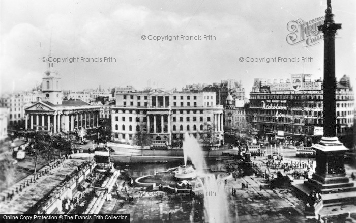 Photo of London, Trafalgar Square c.1939