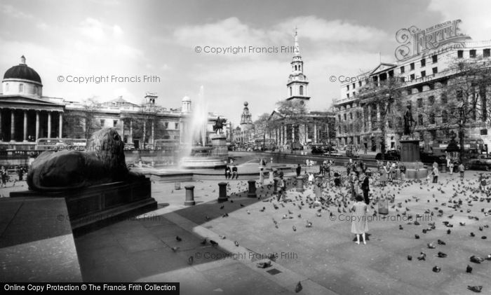 Photo of London, Trafalgar Square c.1960