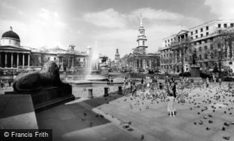 London, Trafalgar Square c1960