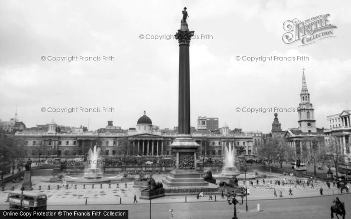 Photo of London, Trafalgar Square c.1960