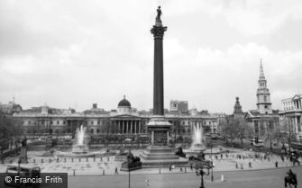 London, Trafalgar Square c1960