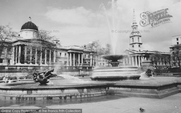 Photo of London, Trafalgar Square c.1960