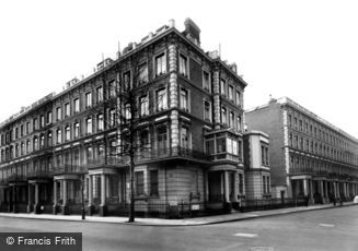 London, Trebovir Court Hotel c1955
