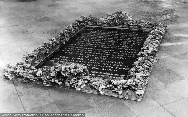 Photo of London, Westminster Abbey, Tomb Of The Unknown Warrior c.1965