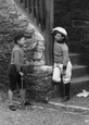 Children 1906, Looe