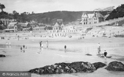 People On The Beach 1920, Looe
