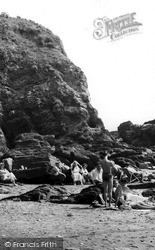 The Rocks, Millendreath c.1965, Looe