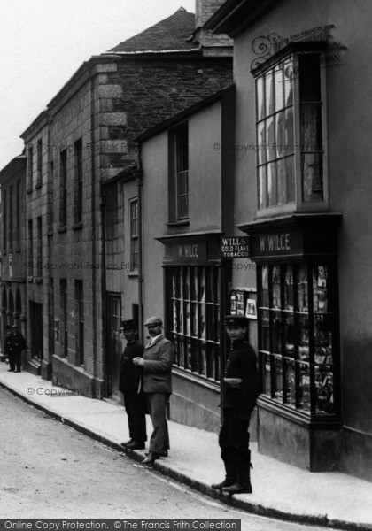Photo of Lostwithiel, Men On Fore Street 1906