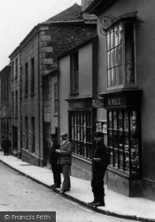 Men On Fore Street 1906, Lostwithiel
