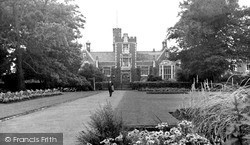 Burton Walks Gardens And Grammar School c.1955, Loughborough