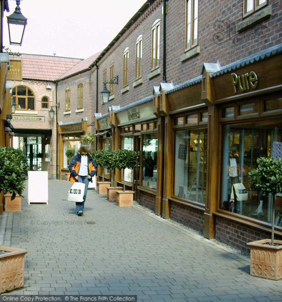 Photo of Loughborough, Churchgate Mews 2005