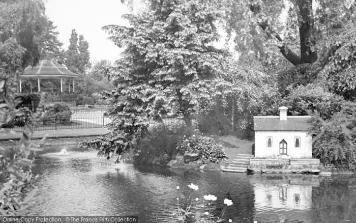 Photo of Loughborough, Queen's Park c.1955