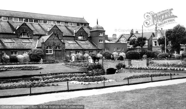 Photo of Loughborough, Queen's Park c.1960