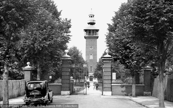 Photo of Loughborough, Queen's Park Entrance And The Carillon c.1955