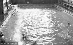 The Swimming Baths c.1955, Loughborough