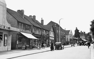 High Road 1948, Loughton