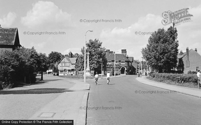 Photo of Loughton, The High Road c.1950