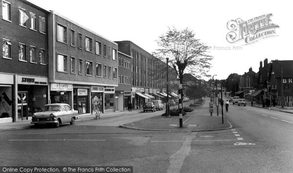 Photo of Loughton, the High Road c1960