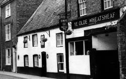 Ye Olde Wheatsheaf, Westgate c.1955, Louth