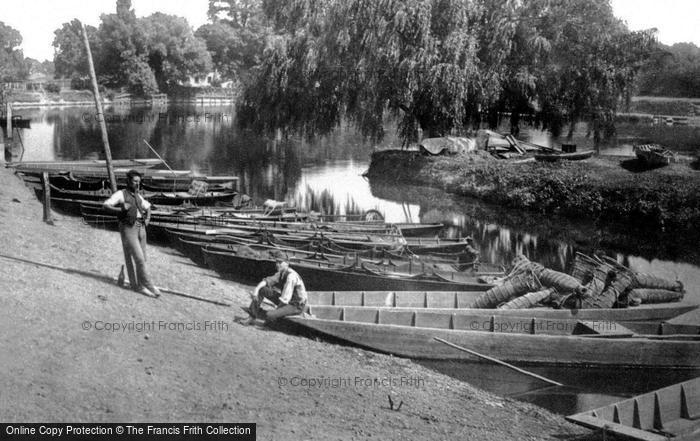 Photo of Lower Halliford, Boatmen 1890