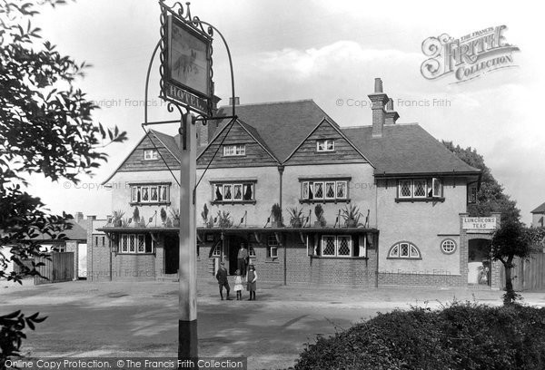 Photo of Lower Kingswood, The Fox 1915