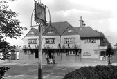 The Fox 1915, Lower Kingswood