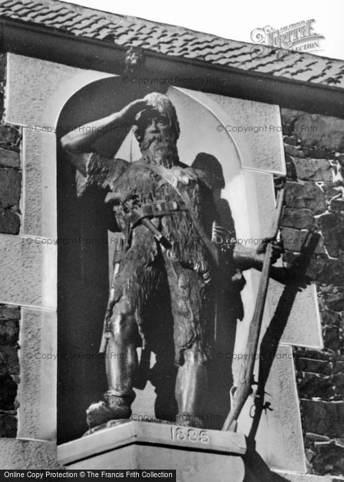Photo of Lower Largo, Statue Of Alexander Selkirk (Inspiration For Robinson Crusoe) c.1965