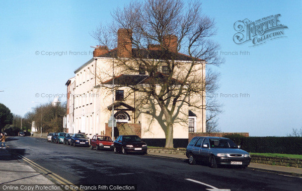 Photo of Lowestoft, Arnold's House, High Street 2005