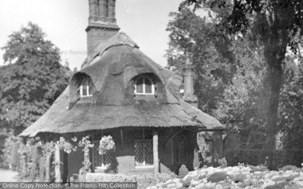 Photo of Lowestoft, Belle Vue Park c.1955