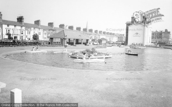 Photo of Lowestoft, Boating Pool c.1960