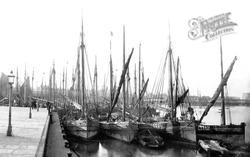 Boats, The Fish Market 1890, Lowestoft