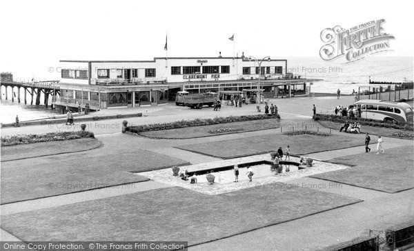 Photo of Lowestoft, Claremont Pier c.1955