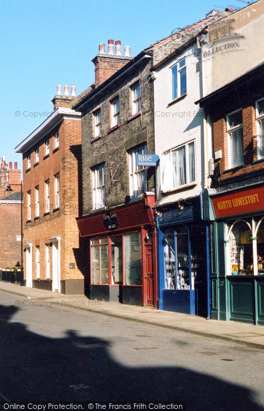 Photo of Lowestoft, Georgian Buildings, High Street 2005