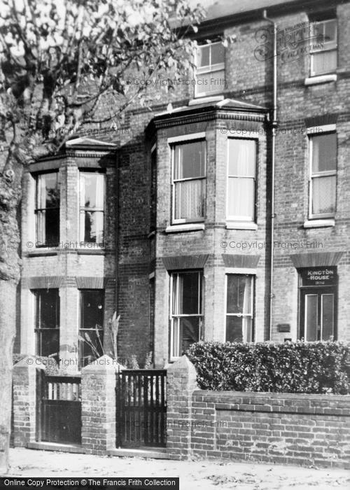 Photo of Lowestoft, Kington Guest House, London Road South c.1955