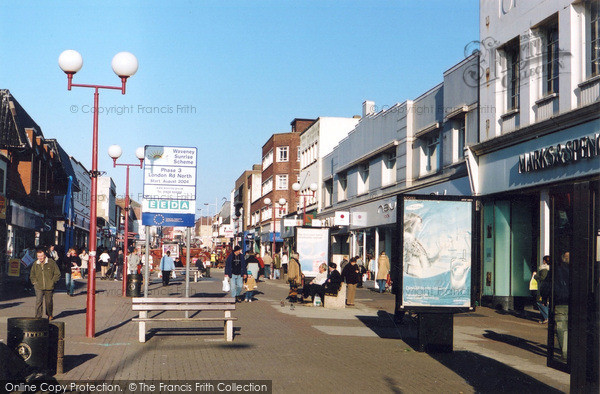 Photo of Lowestoft, London Road North 2005