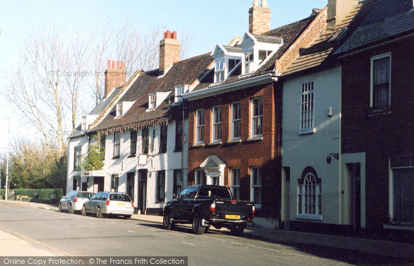 Photo of Lowestoft, Old Houses, High Street 2005