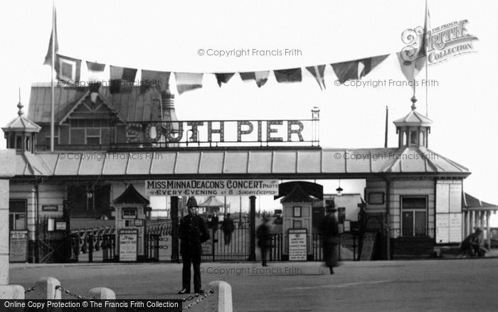 Photo of Lowestoft, South Pier 1921