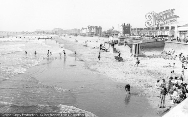 Photo of Lowestoft, The Beach c.1960
