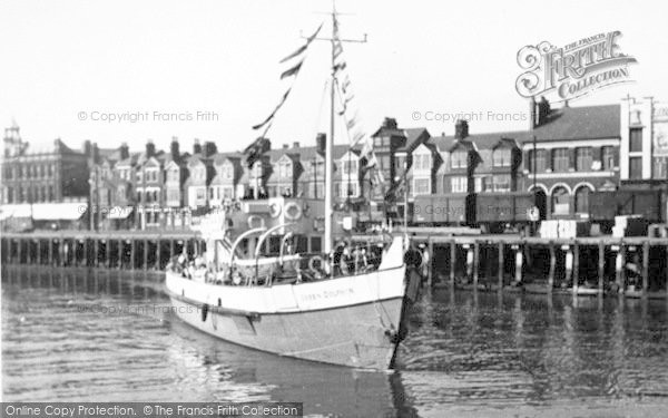 Photo of Lowestoft, The 'green Dolphin' Takes To Sea c.1955