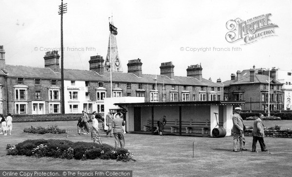 Photo of Lowestoft, The Pier Putting Green c.1955