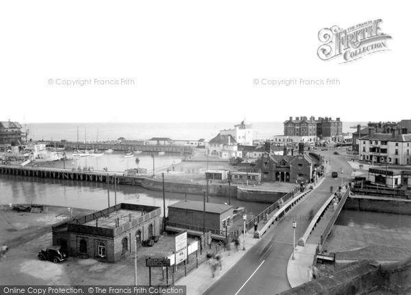 Photo of Lowestoft, The Swing Bridge c.1955