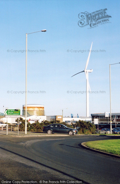 Photo of Lowestoft, The Tallest Wind Generator In The Country 2005