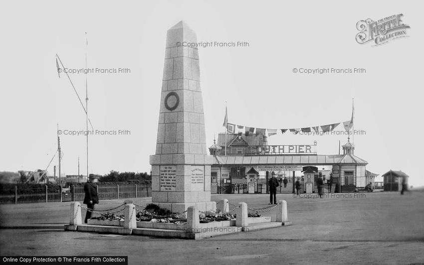 Lowestoft, the War Memorial 1921