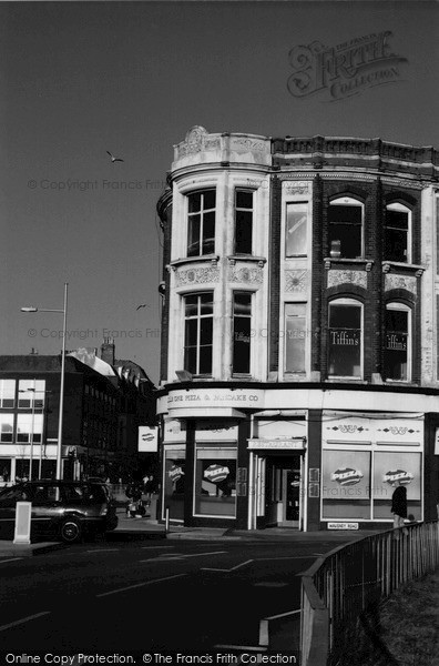 Photo of Lowestoft, Turret Buildings, Corner Of Waveney Road And London Road 2005