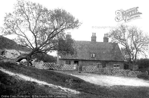 Photo of Lowestoft, Warren Cottages 1891