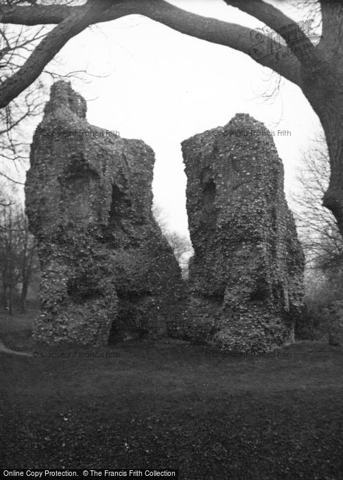 Photo of Ludgershall, Castle 1953