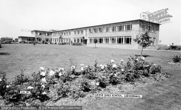 Photo of Ludgershall, Castle Girls School c.1965