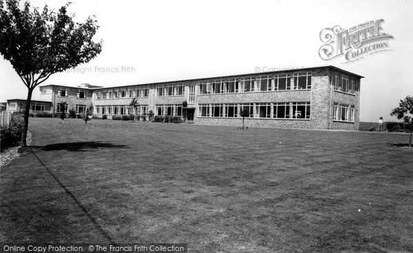 Photo of Ludgershall, Castle Girls School c.1965