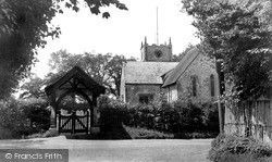 St James' Church c.1965, Ludgershall