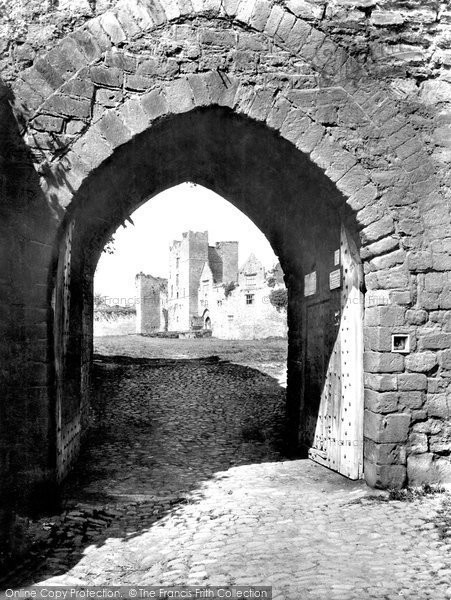 Photo of Ludlow, Castle Gateway 1925